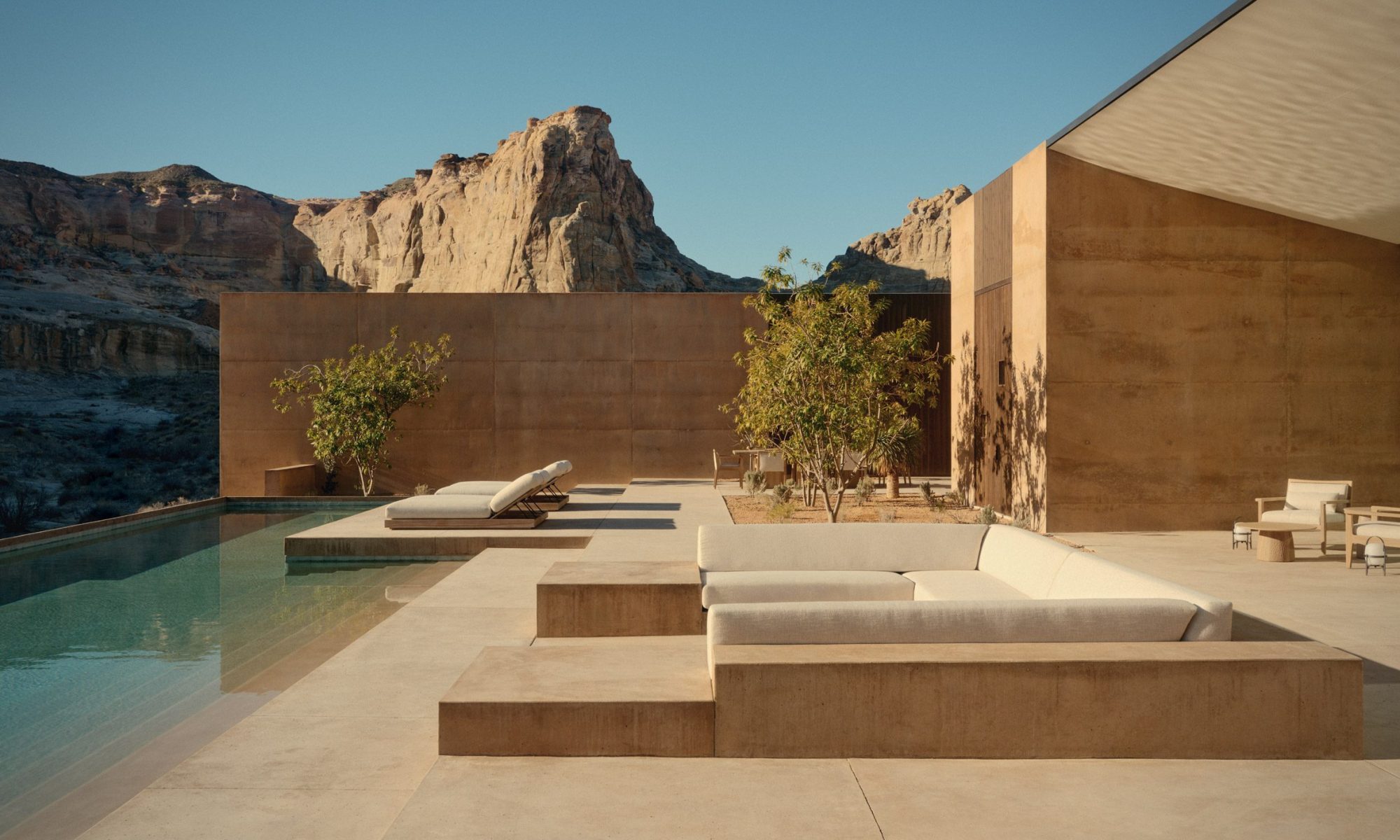 เรือนพักของ Amangiri ที่วางตัวอยู่กลางหมู่หินทรายในรัฐยูทาห์