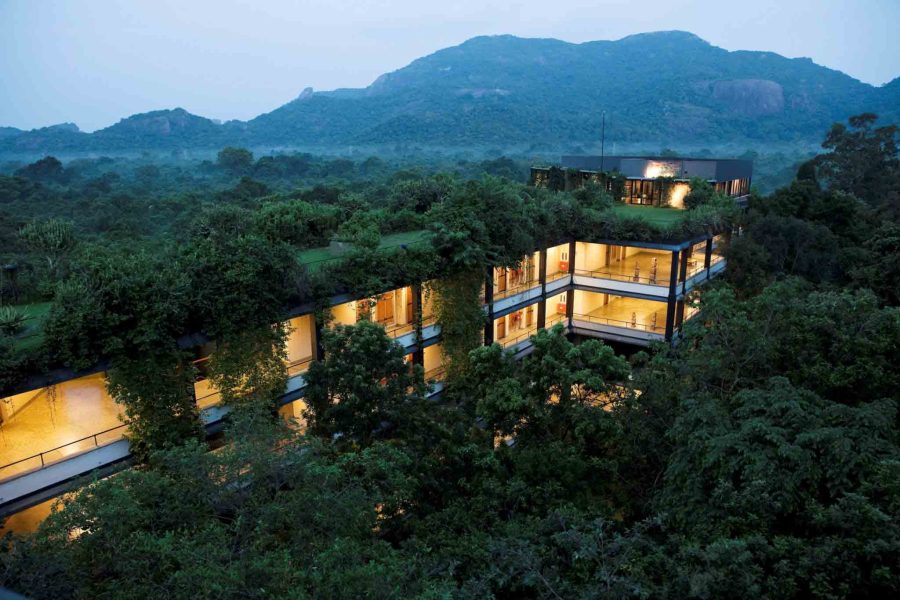 Heritance Kandalama — โรงแรมที่ปลูกต้นไม้รอไว้ก่อนตอกเสาเข็ม